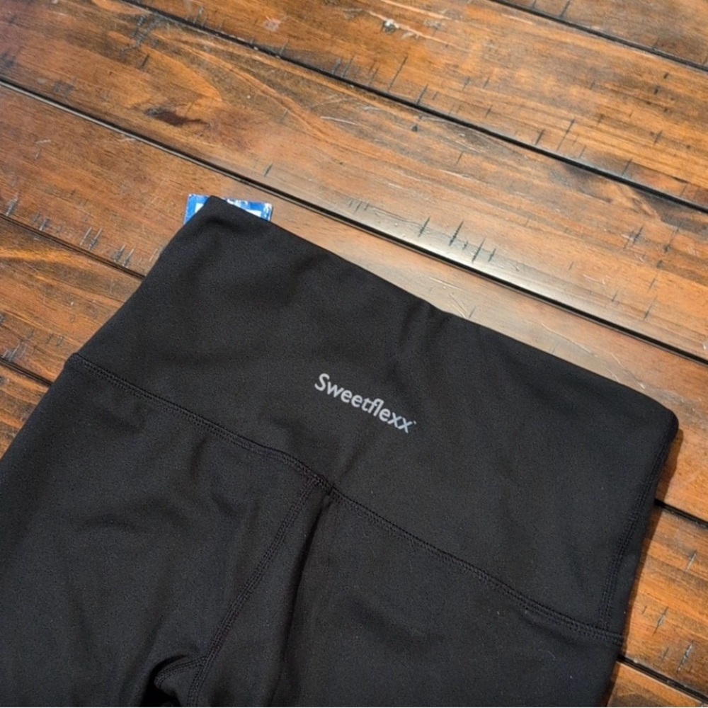 Black Women's Leggings - Picture 7 of 8